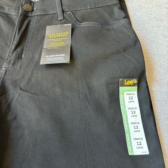 Lee Women's Ultra Lux Comfort with Flex Motion Straight Leg Jean - Picture 6 of 6